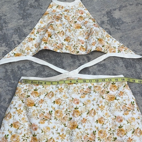 New Significant Other Ari Dress Rosalie Print Yellow Ditsy Floral Waist Cut Out - Picture 10 of 16